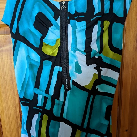 Dress top, never worn, no tags - Picture 4 of 4